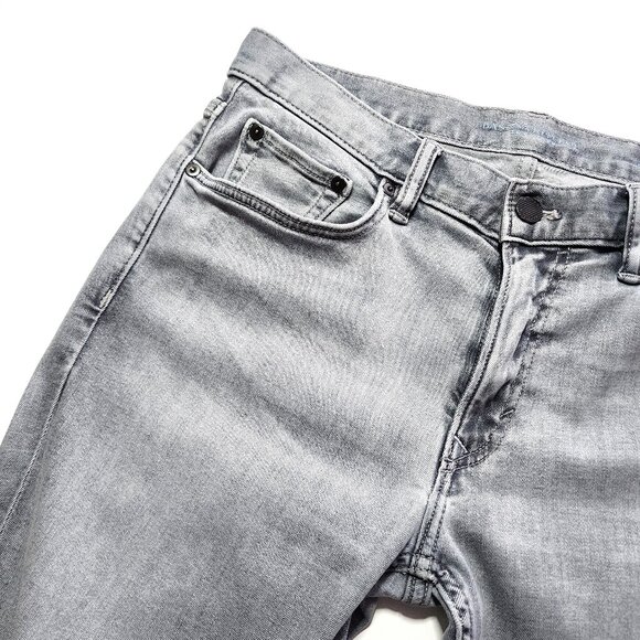 Banana Republic 31 x 32 light gray jeans - Picture 3 of 11